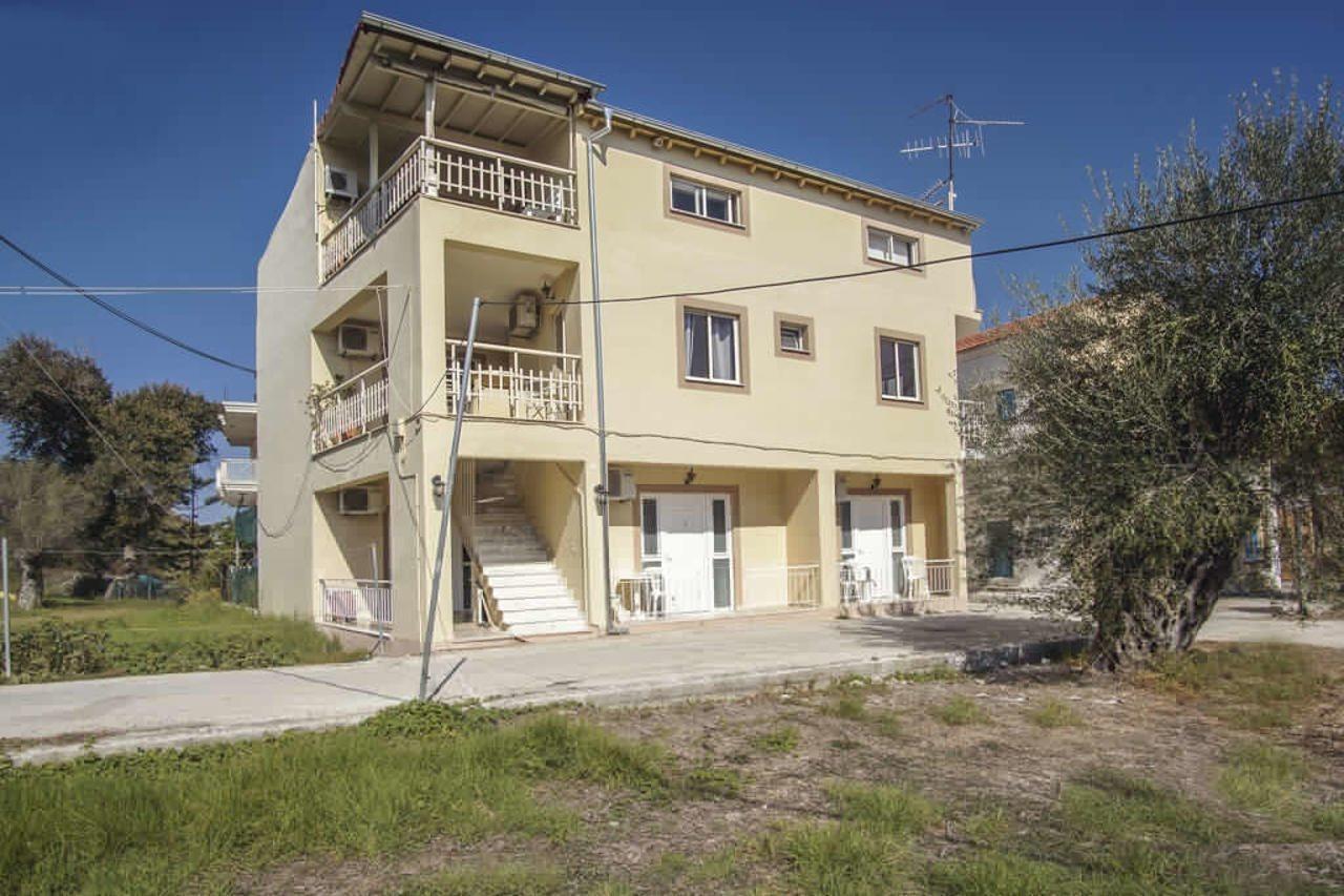 Finata Studios (Adults Only) Kávos Exteriör bild